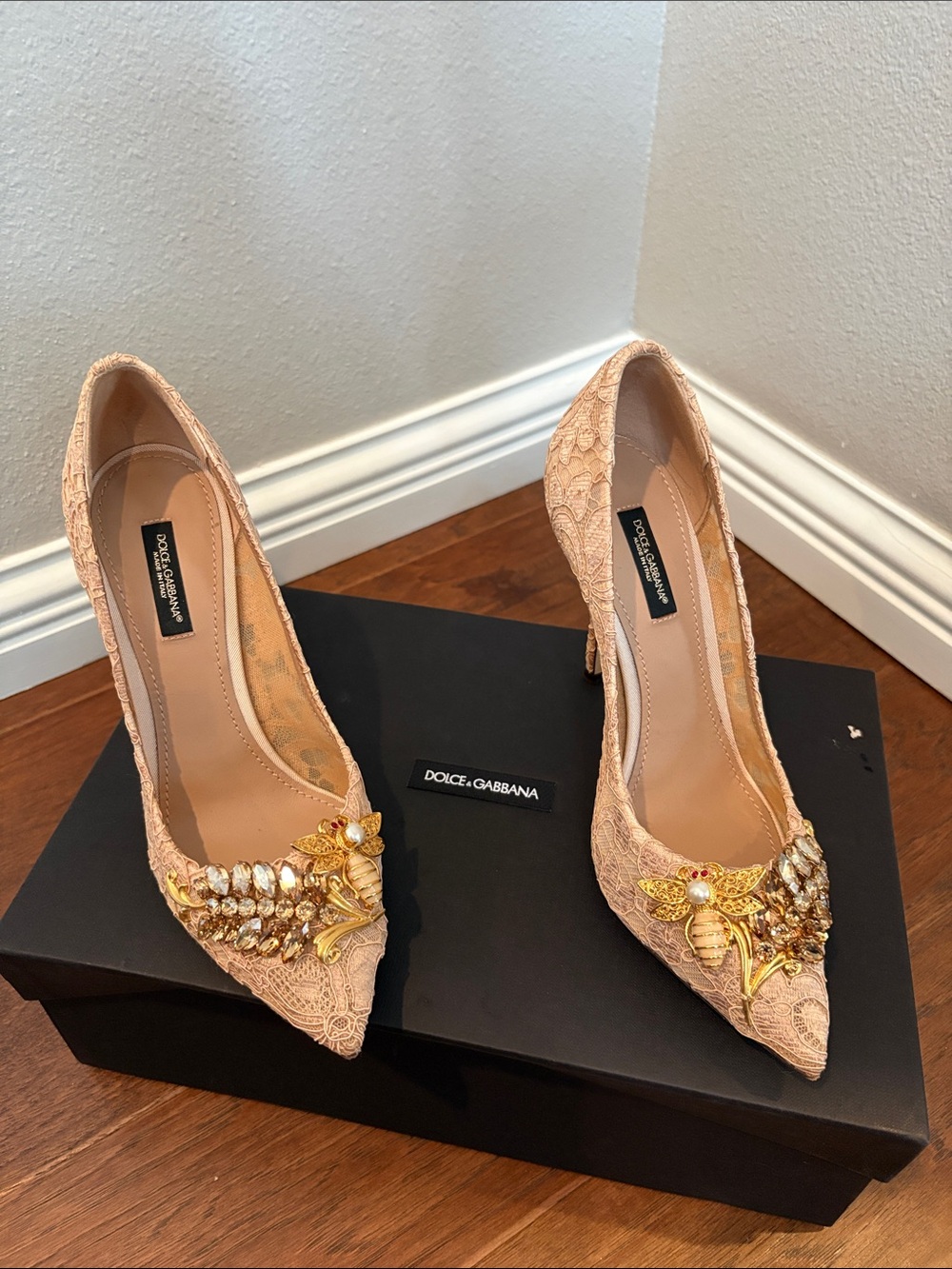 Dolce & Gabbana Beige Lace Pointed Heels with Gold Bee Embellishments